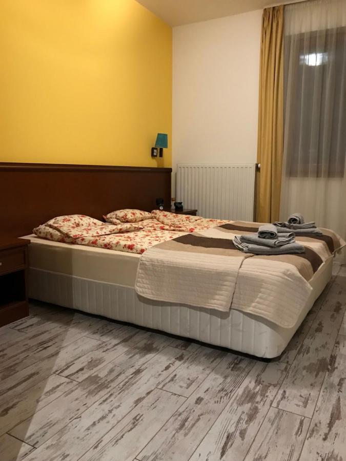 Bilberry Apartman Aparthotel Balatonfured Exterior photo