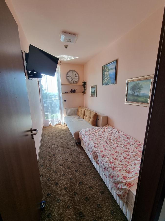 Bilberry Apartman Aparthotel Balatonfured Exterior photo