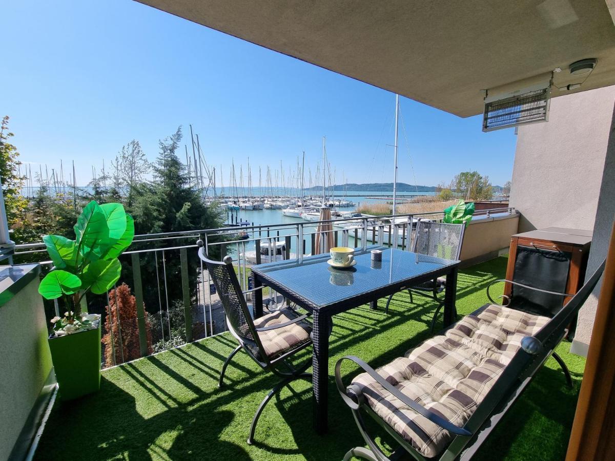 Bilberry Apartman Aparthotel Balatonfured Exterior photo